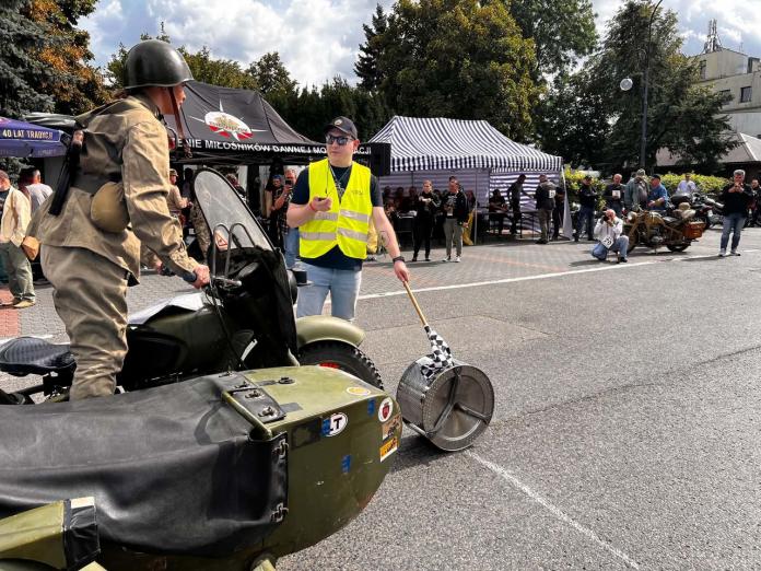 Na ulicach Łukowa pojawiły się zabytkowe motocykle /AUDIO/